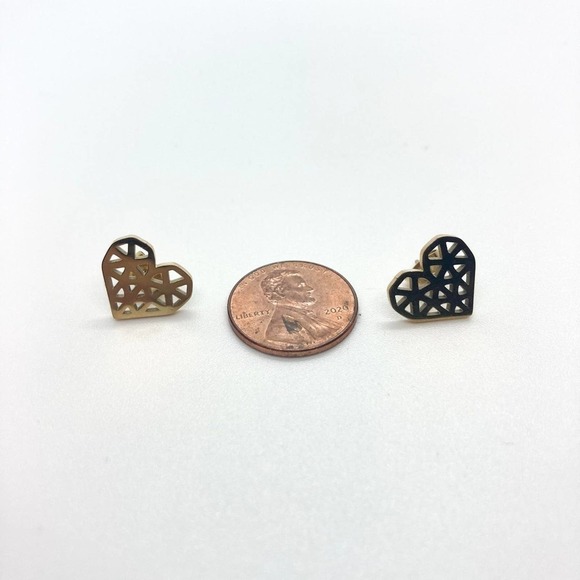 GOLD Geometric Heart Earring Pair - Picture 7 of 8